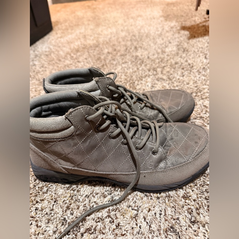 Womens Quilted High-Top Sneakers/Hiking Boots